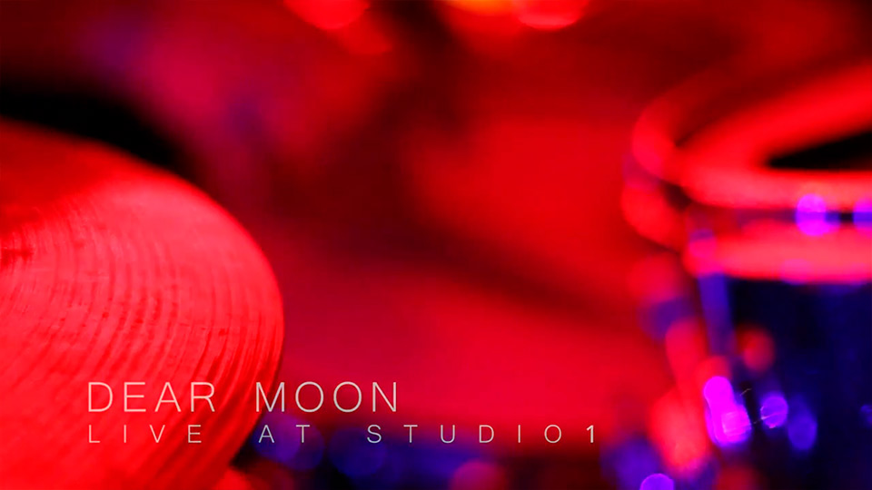 Dear Moon – Live at studio 1